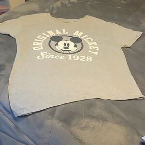 Disney Mickey Round Neck Tee size M